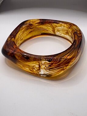 Twenty Compass Cognac Amber Swirl Resin Square Bangle Bracelet